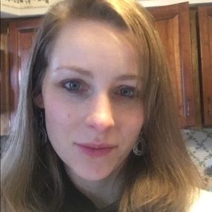 Meet your Posher, Alicia